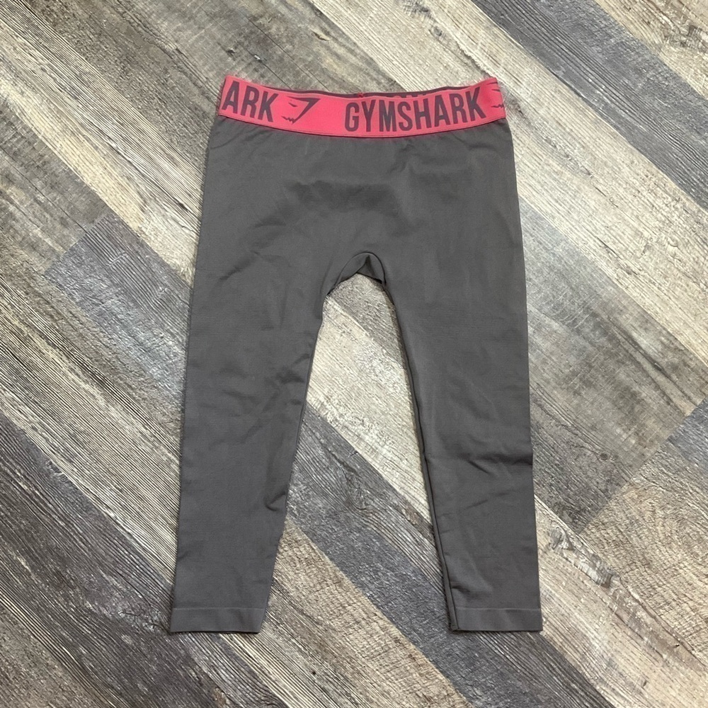 Gymshark Women's Cropped Leggings-Gray with Pink Waistband-Size Small B35